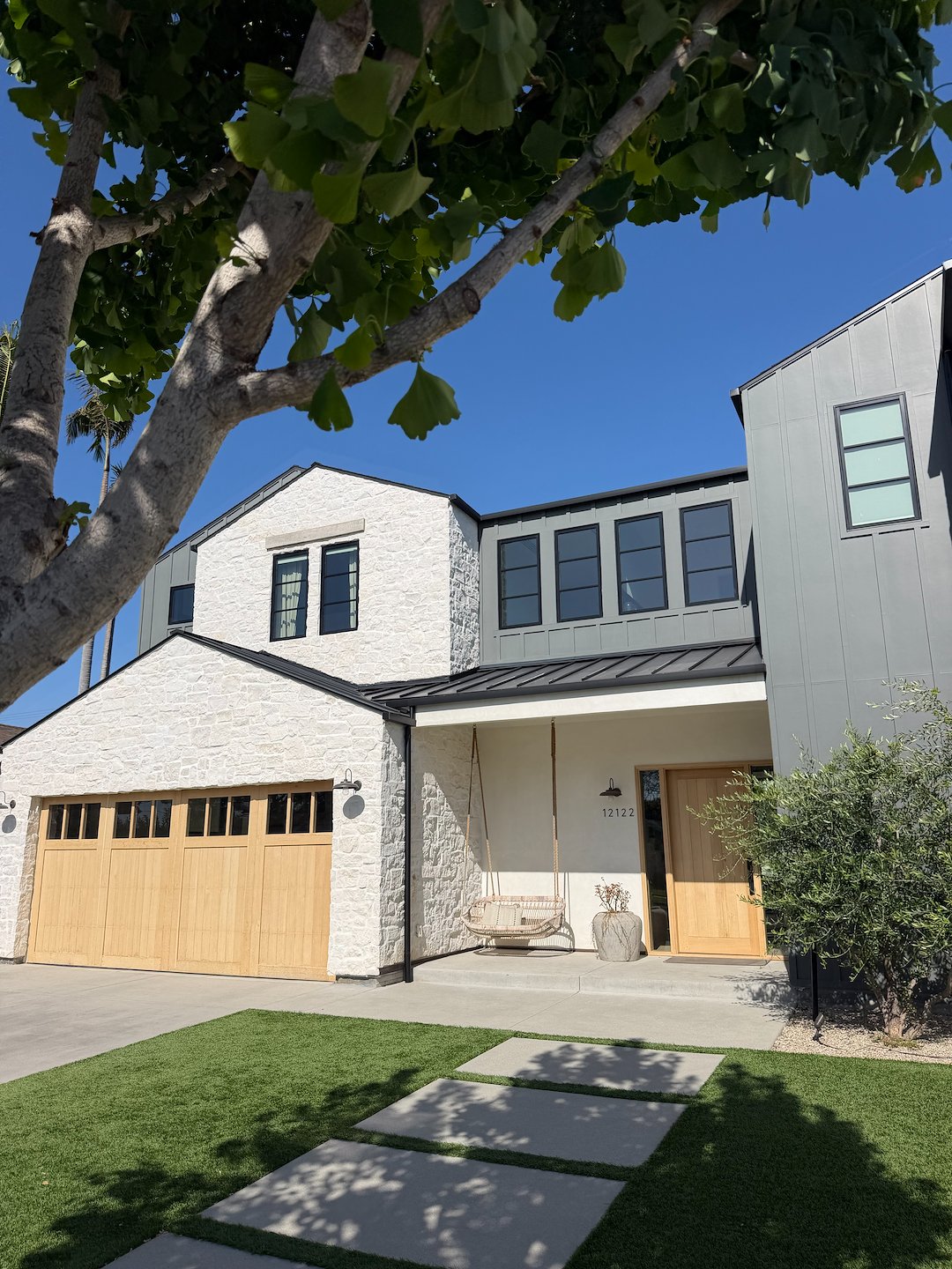 Interior and Exterior Window Cleaning in Los Alamitos